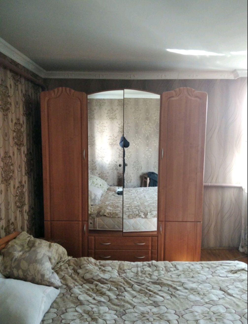 Продається спальня б/у