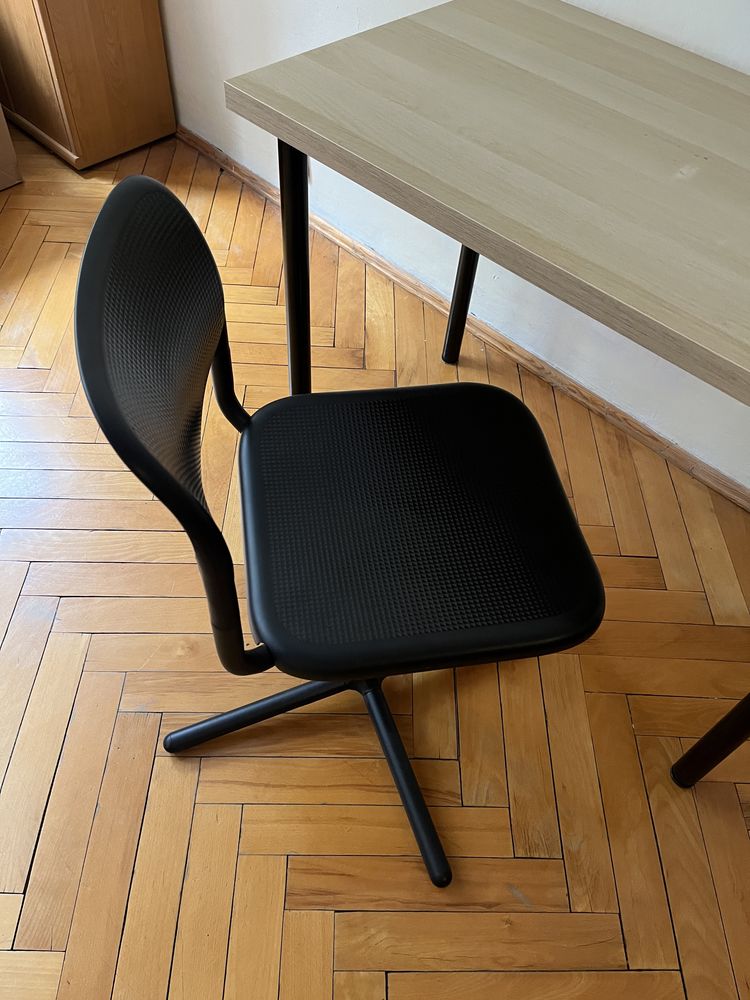 Biurko Ikea + krzesło biurowe