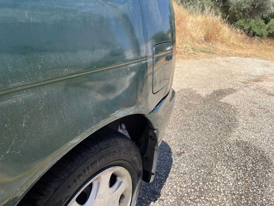 Nissan Almera 2.0D Comercial 1996 - a andar, ideal para peças.