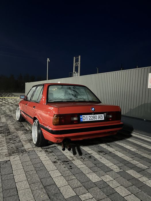 БМВ E30 Бмв 1.6