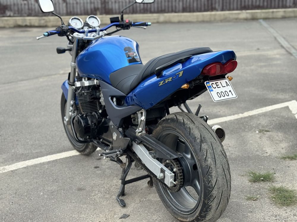 Мотоцикл Kawasaki zr 7