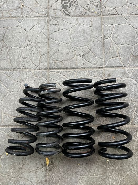 Пружини Паджеро вагон орегінал передні