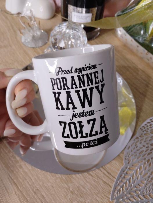 Świetny biały kubek z zabawnym napisem