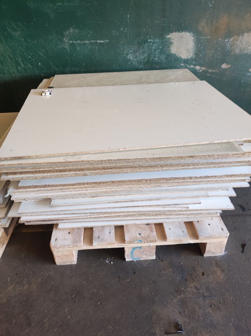 Lote de portas laminadas e placas de contraplacado 9mm