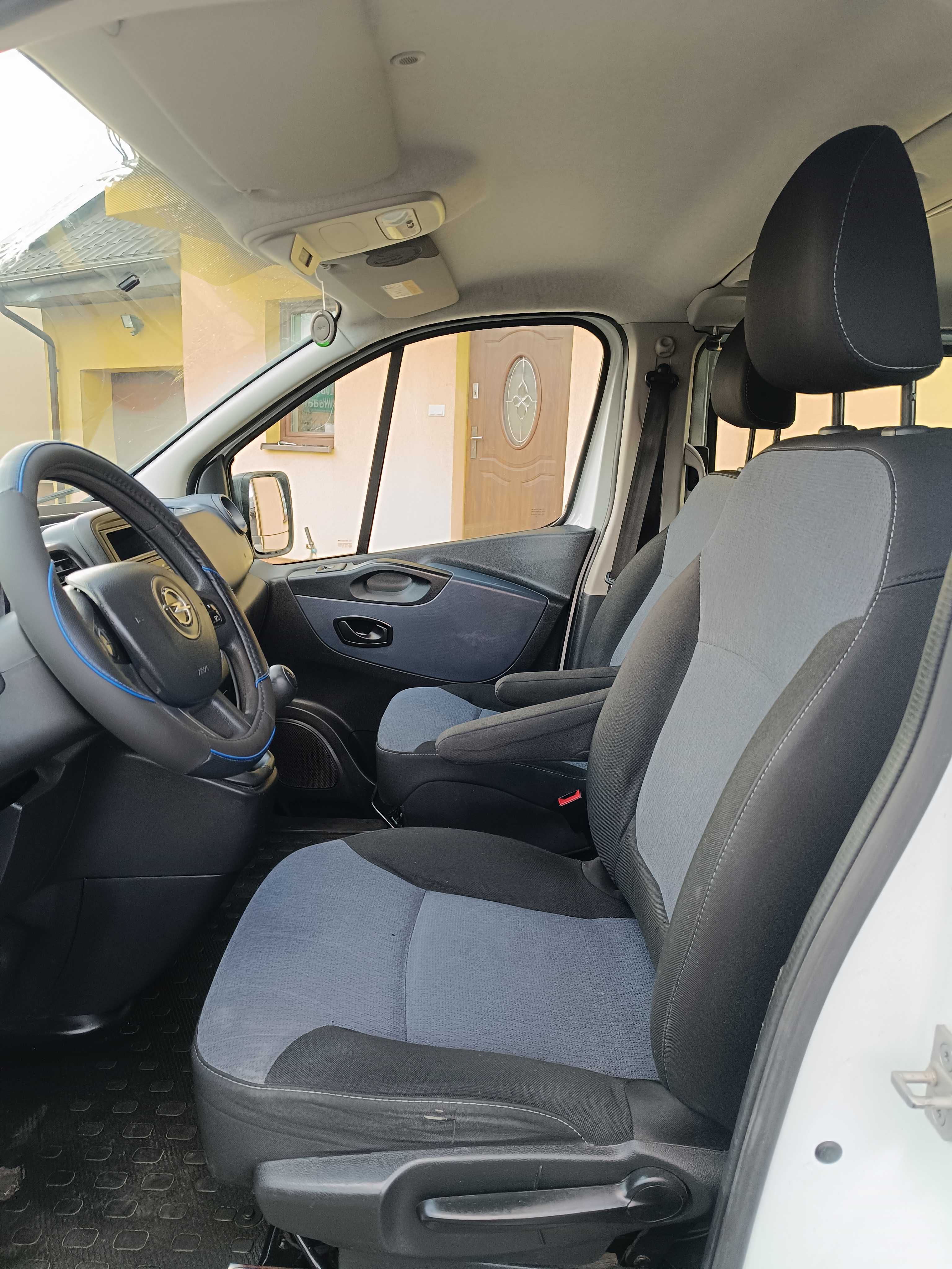Opel Vivaro B L2H1 1,6 CDTI 2018 r dubel kabina opłacony klima hak