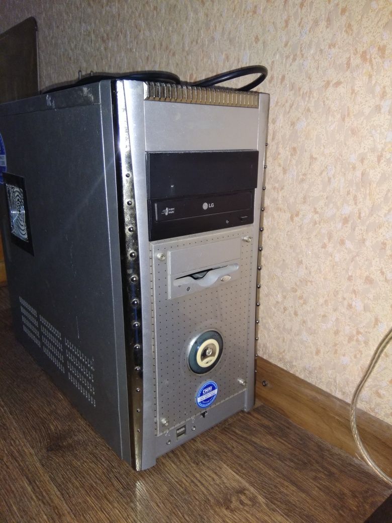 Компьютер AM3 AMD Athlon II X4 640/ 4GB dd3/GT 710 1Gb/HDD 1Tb.