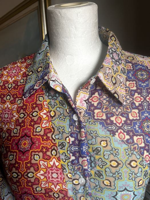 Lindo vestido estampado. Veste confortavelmente.