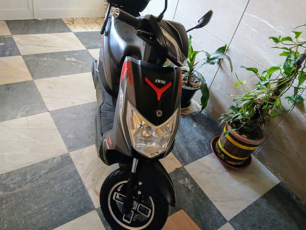 Scoter eletrica.     Nao precisa de carta nem seguro.