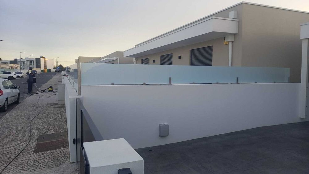 Vedações vidro fosco tapavistas muros jardins piscinas  todo país