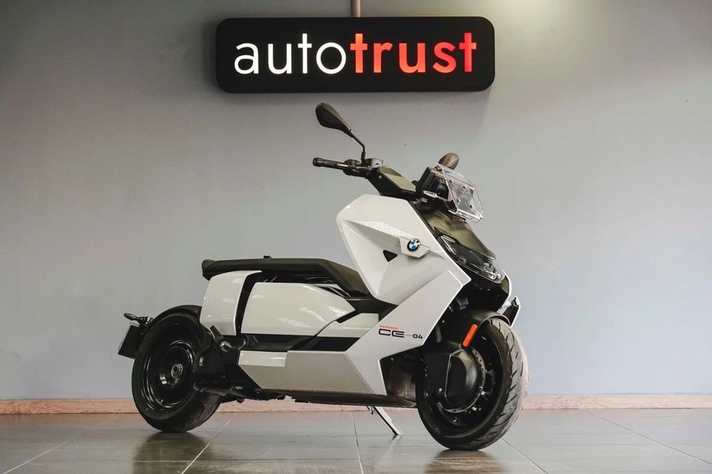 BMW CE 04