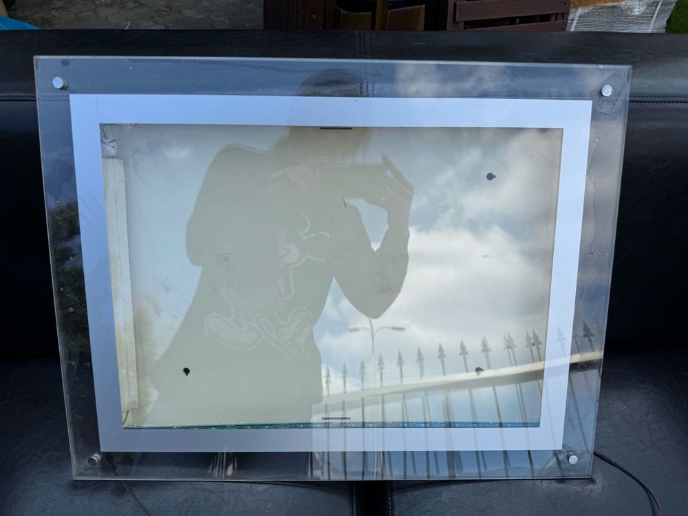 Duza podswietlana ramka na plakat / grafike
