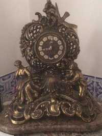Relógio de Mesa antigo com base em mármore