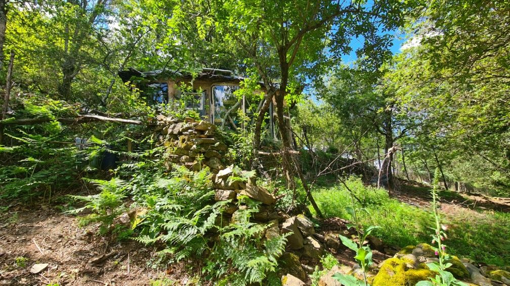 Terreno com várias ruínas na Serra de Lousã