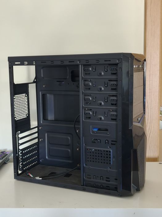Caixa de PC marca NOX