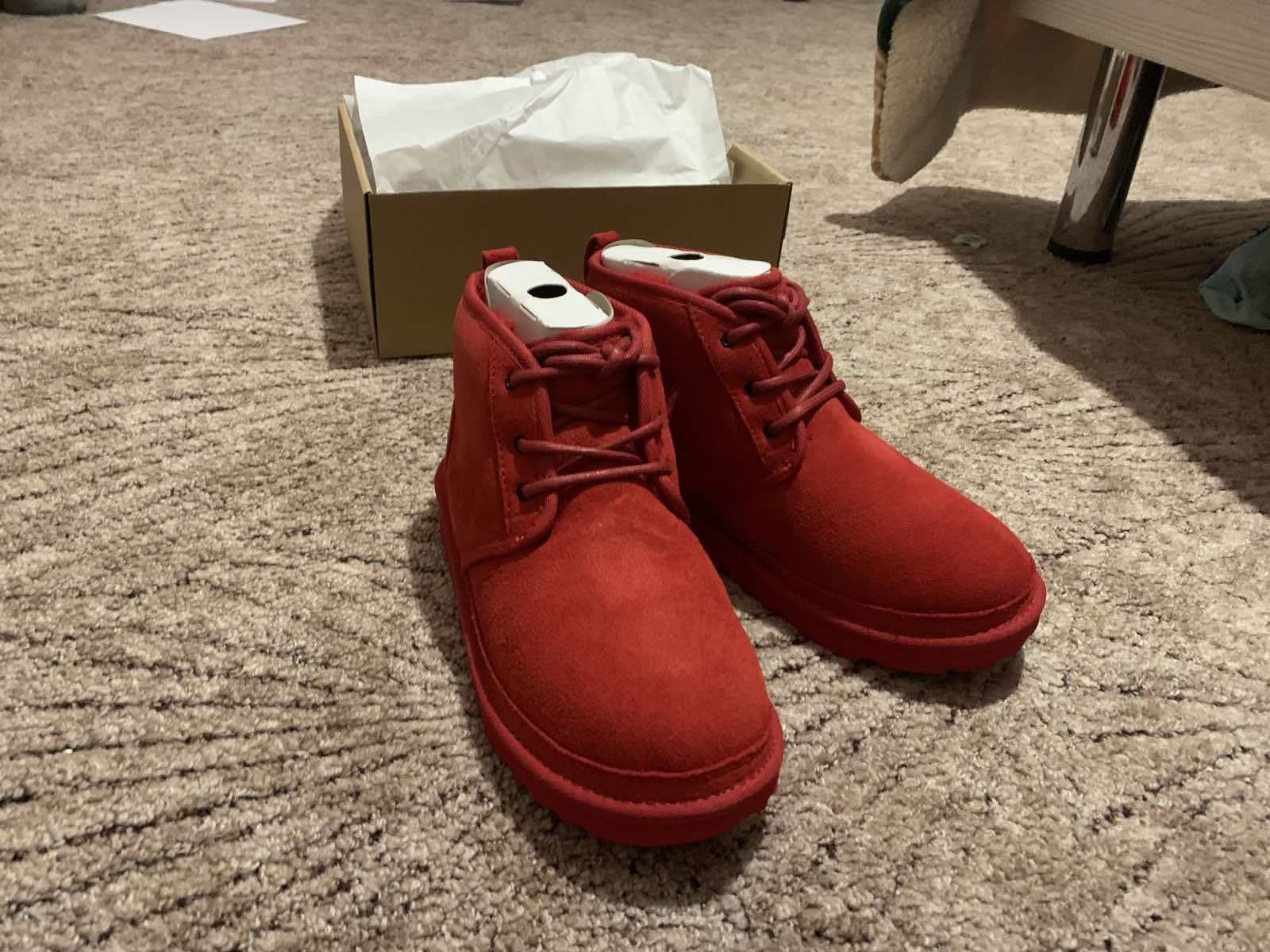 Продаються "уггі" UGG Neumel Sambra Red