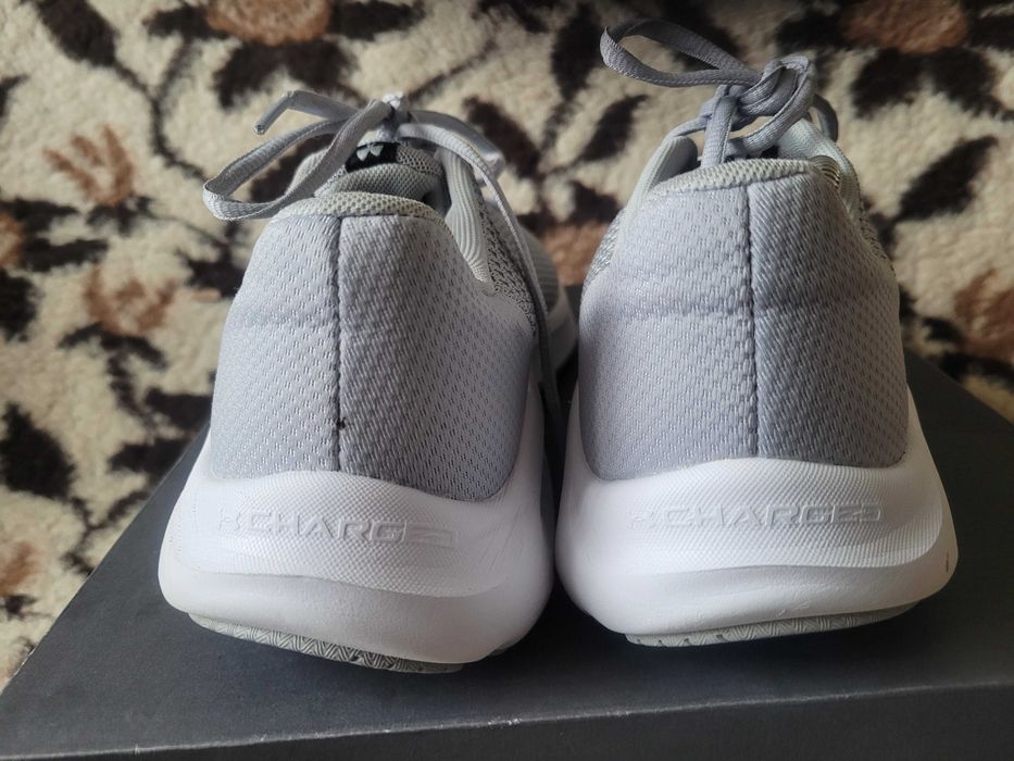 Super lekkie buty biegania trening UA Charged Pursuit 3 wkł.28,5 cm