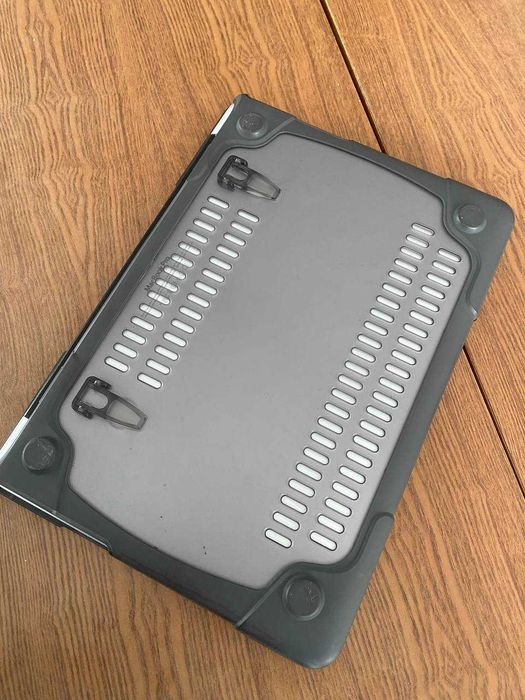 Продам MacBook Pro 13" (2015, i7, 16GB RAM, 512GB SSD)