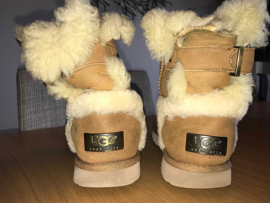 Botas UGGS em pele genuina forradas a pelo tam. 38 - Originais