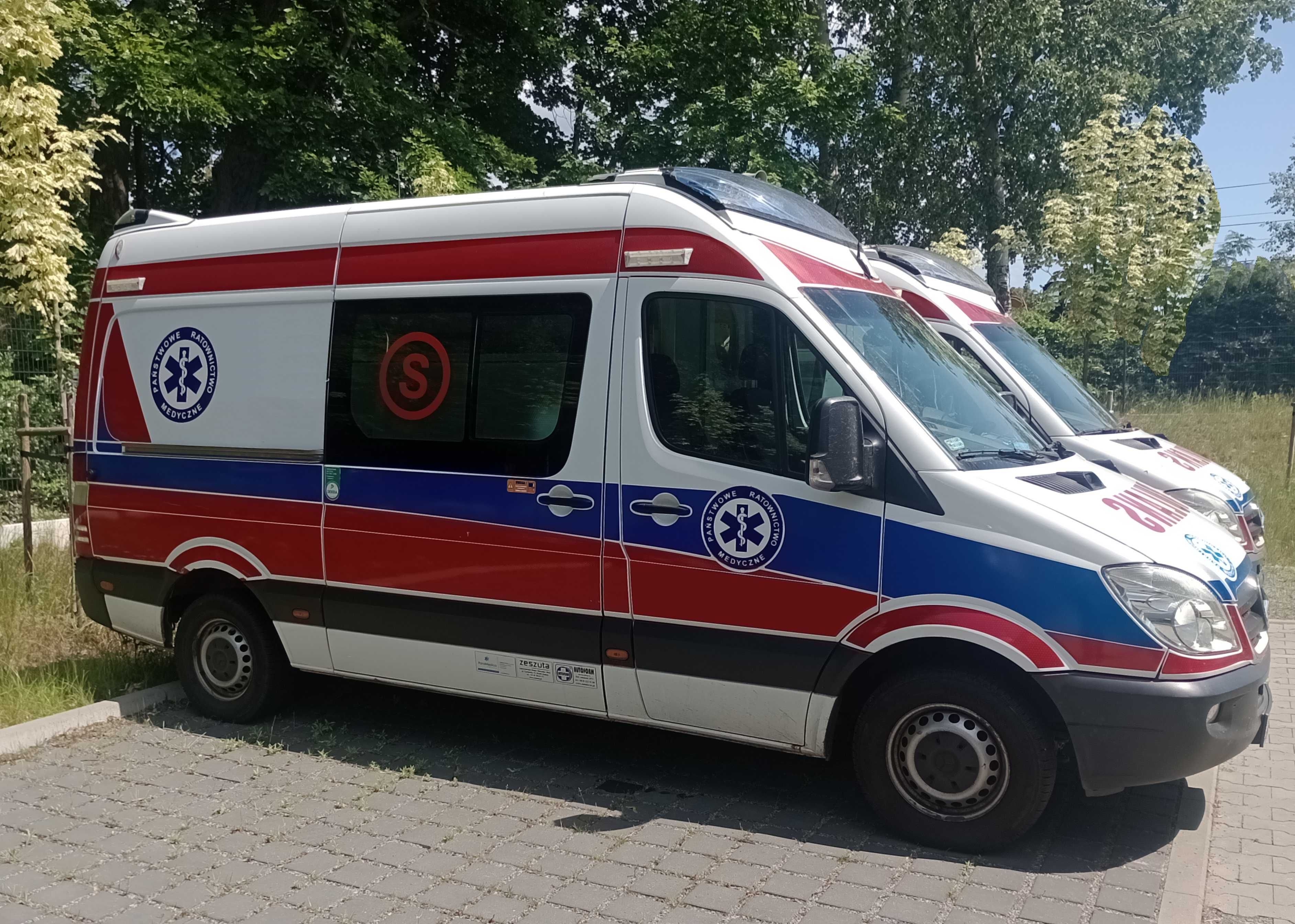 Ambulans Karetka 2012R Sanitarny Mercedes Sprinter 319 Automat Kamper