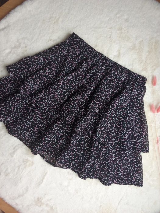 Szyfonowa spódnica mini w drobny wzór Mohito 34