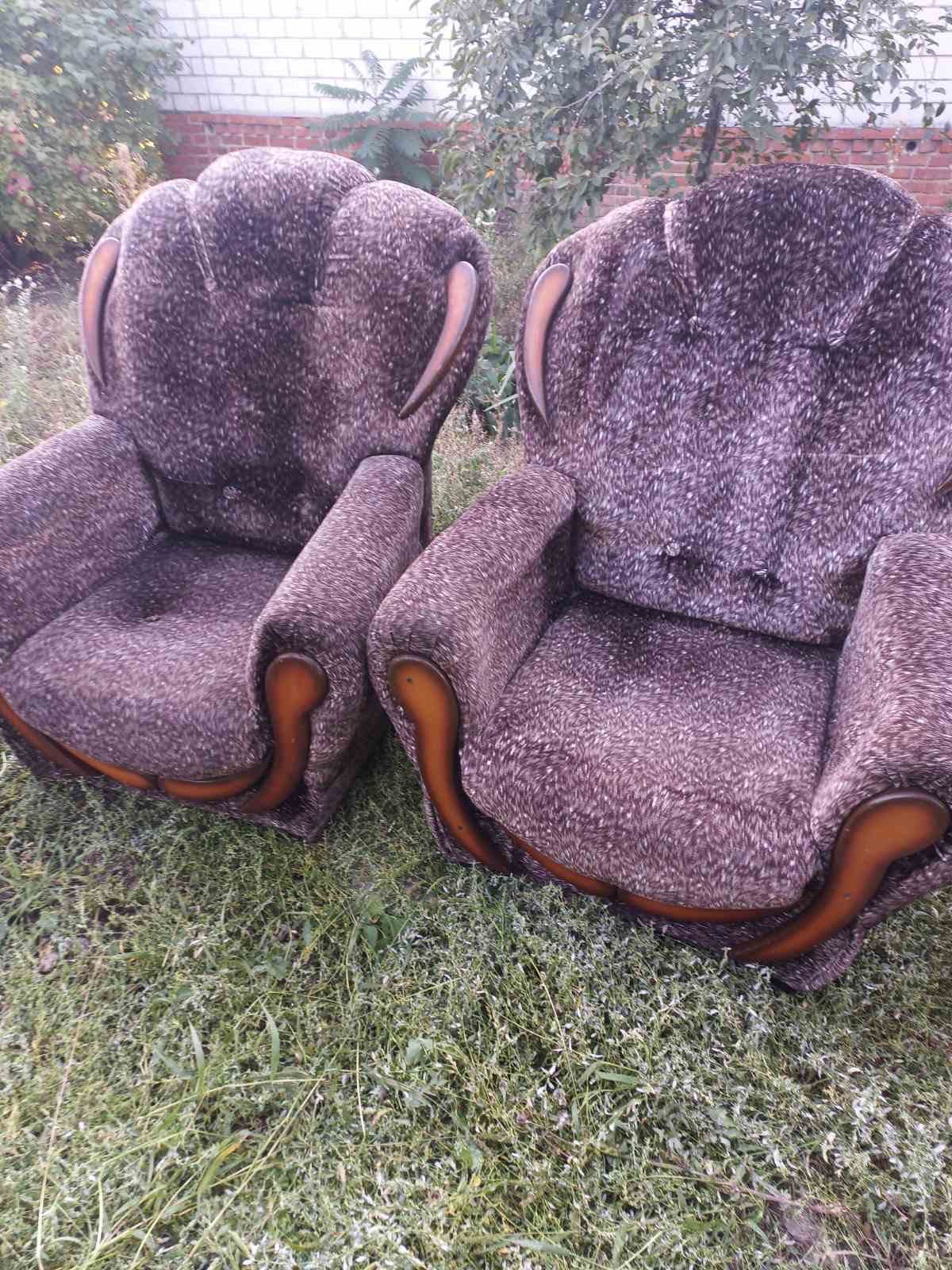 Продам мягкие кресла