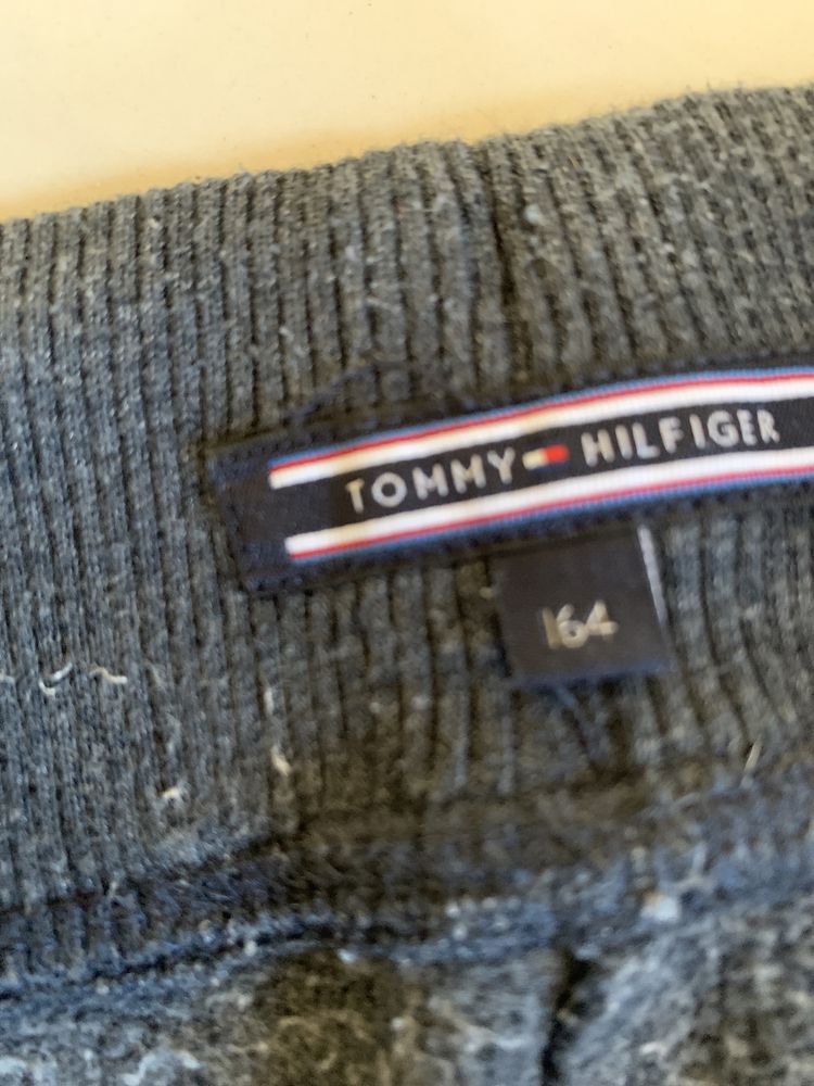 Tommy Hilfiger spodnie dresowe 164