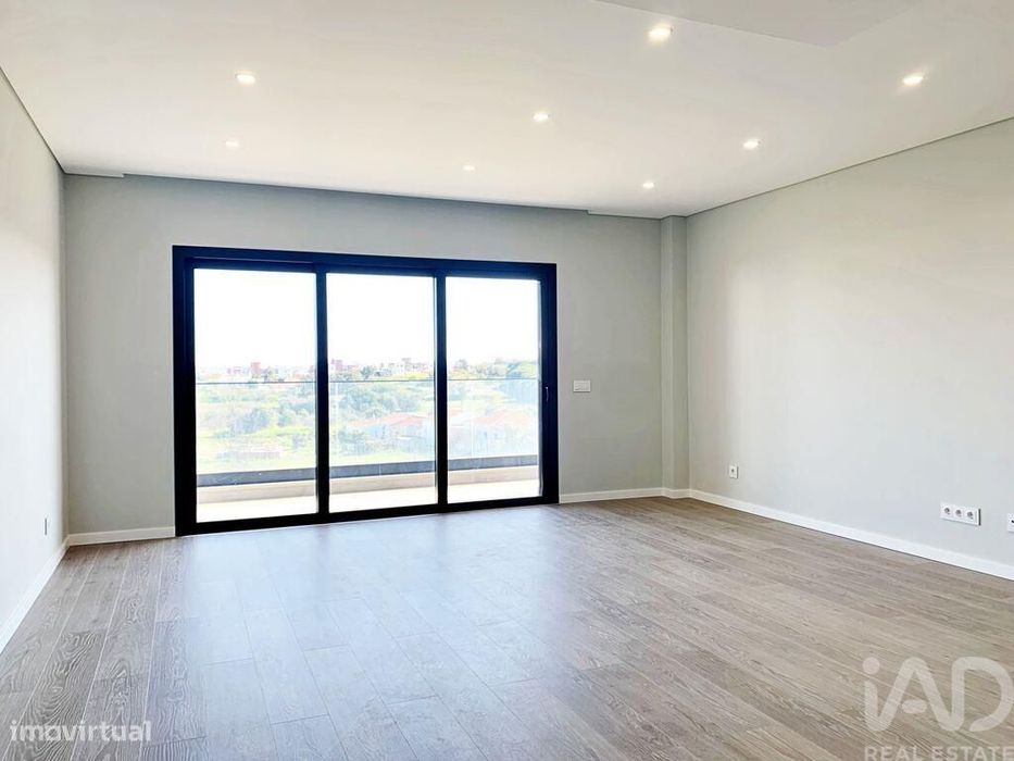 Apartamento T2 em Montenegro de 145,00 m2