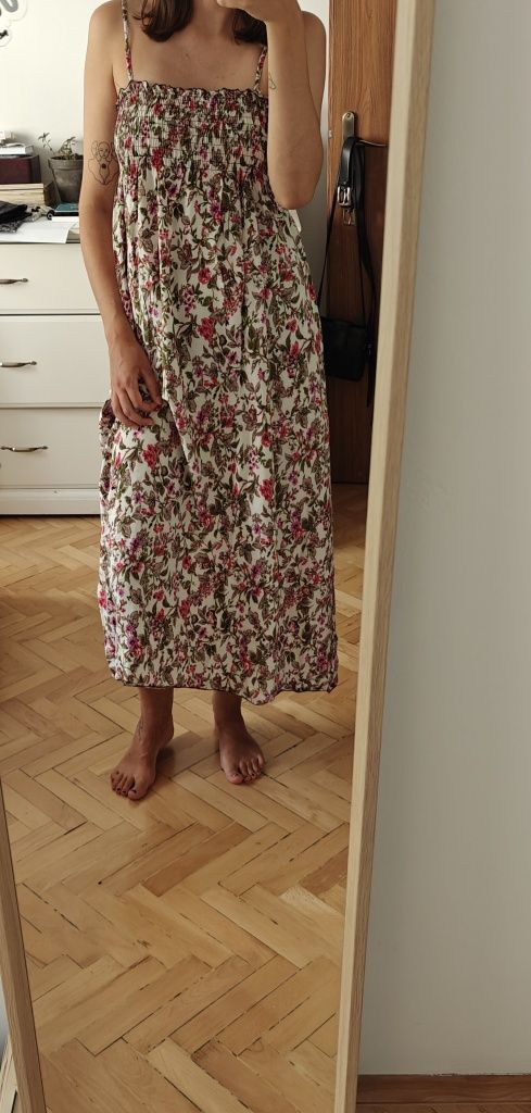 Letnia długa sukienka w kwiaty