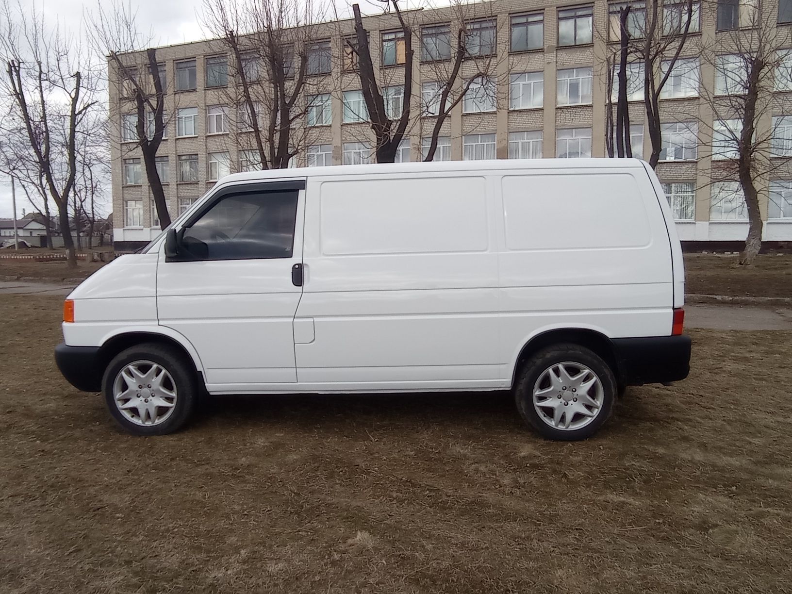 Volkswagen Transporter T4 в идеальном состоянии