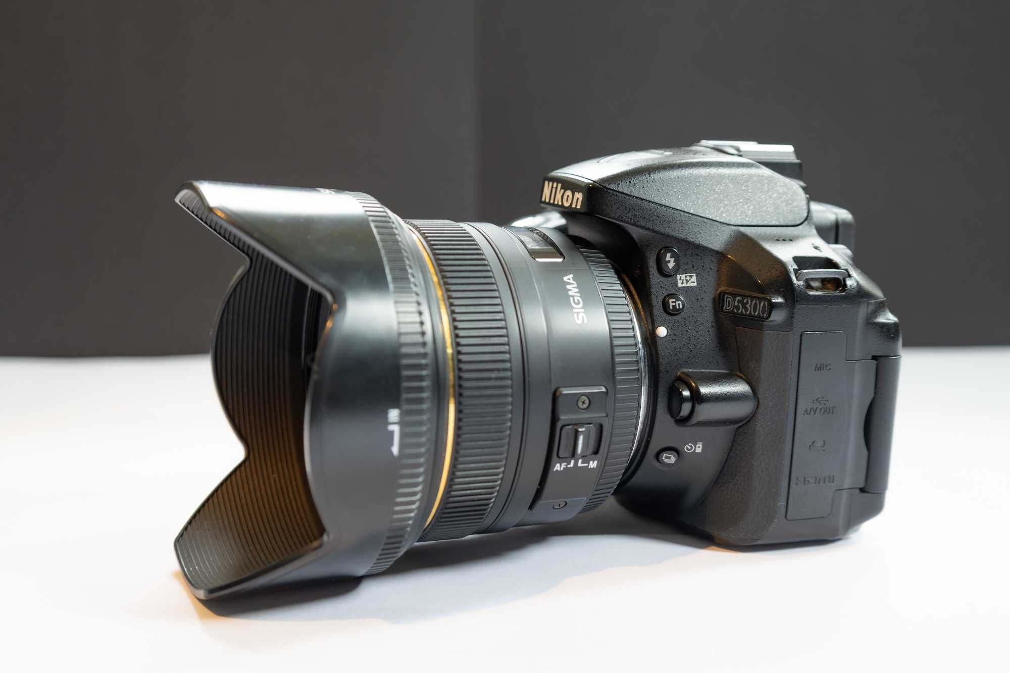 NIKON D5300 ZESTAW aparat lustrzanka Stan Bardzo Dobry