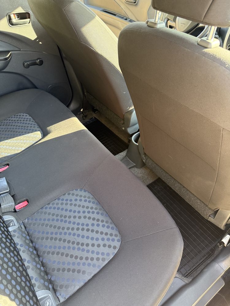Czarne Suzuki Celerio 1.0