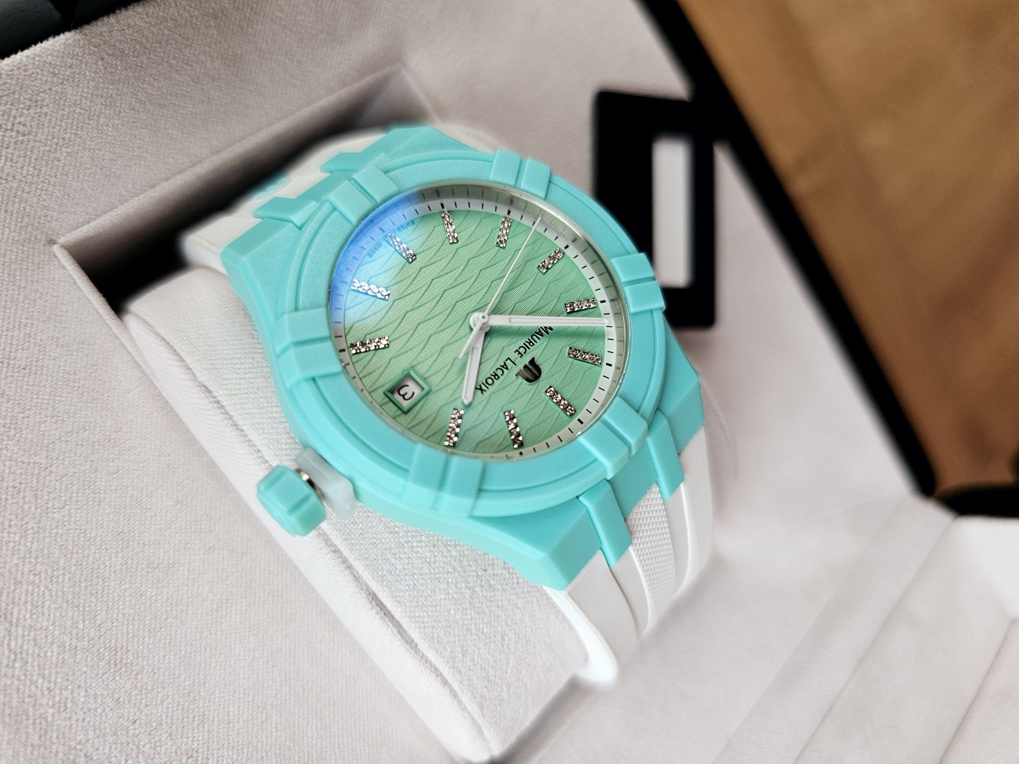 Maurice Lacroix Aikon Tide z diamentami