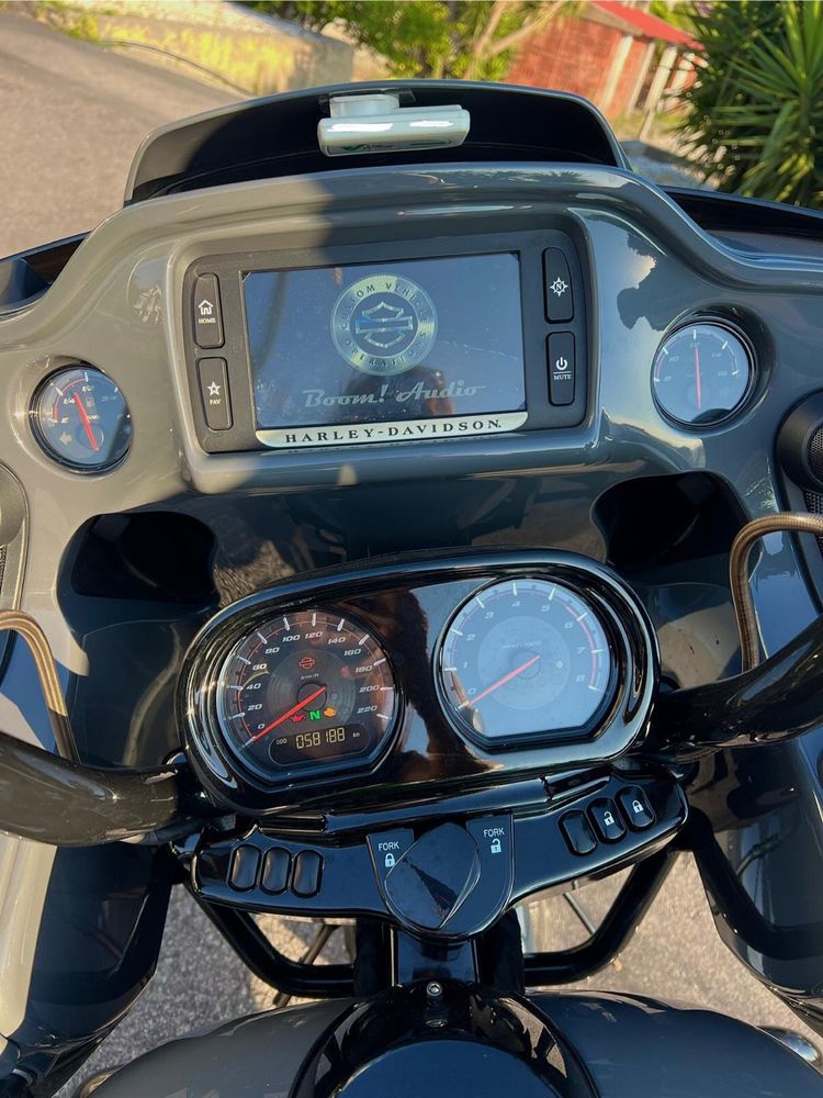 Harley Davidson Road glide CVO