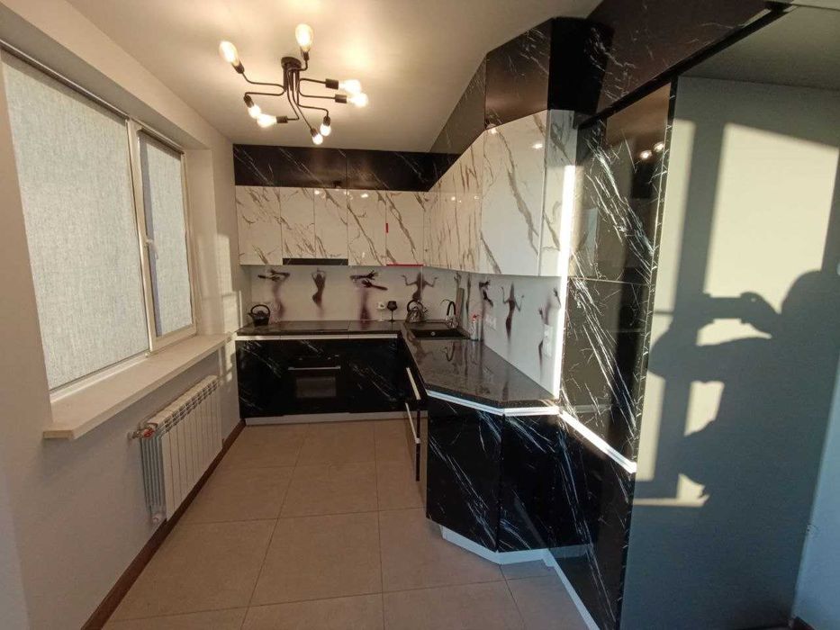 Видова 4-х кімнатна  ст. метро Індустріальна