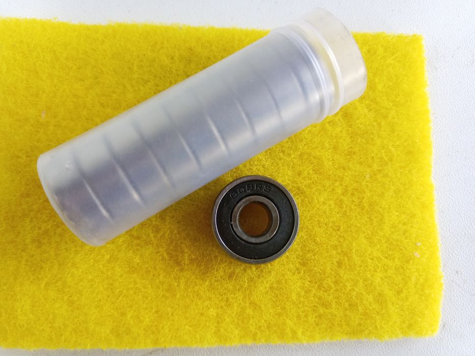 Продам підшипник 608 RS