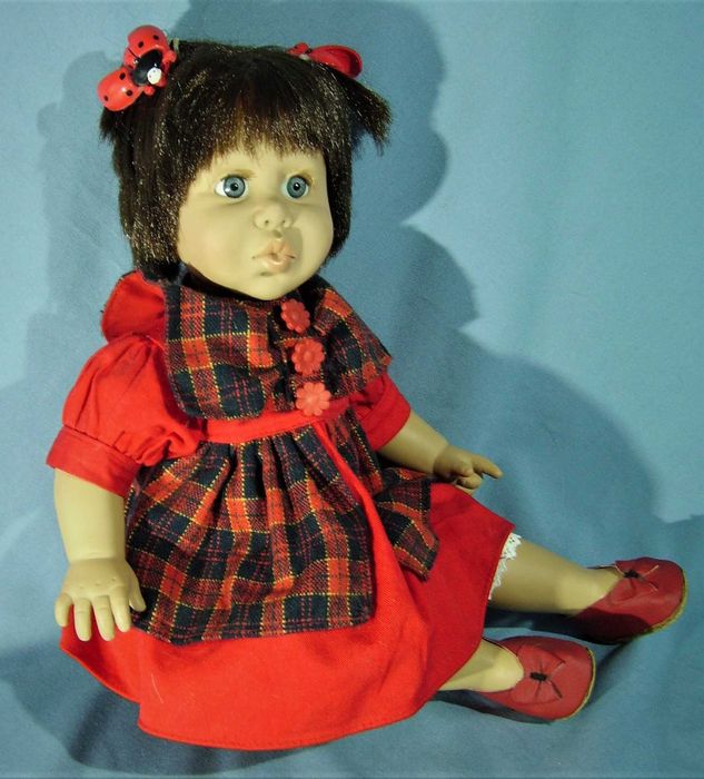 Лялька кукла дівчинка характерна як сонечко зростом 38 см у черевичках