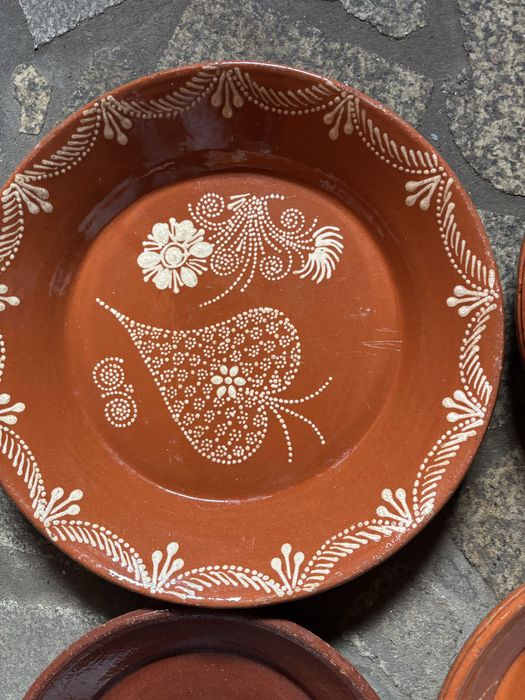 Loica de barro vermelha