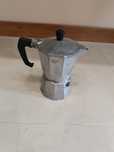 Vendo cafeteira mais escova de sanita nova