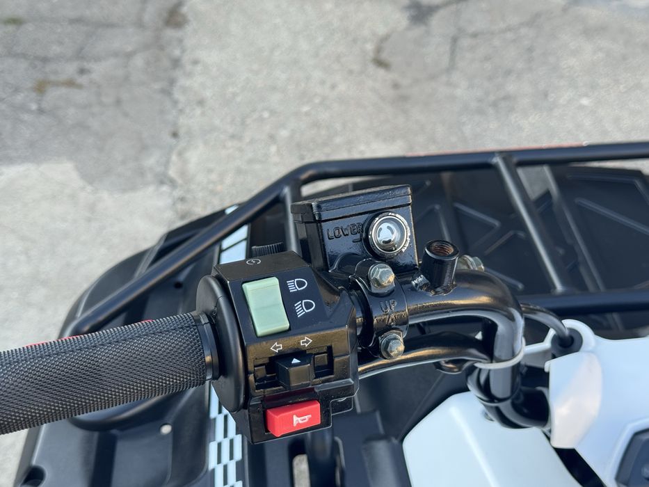 Продам квадроцикл стан нового