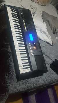 Teclado Yamaha PSR-E423 troco