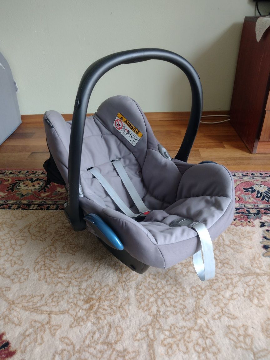 Fotelik 0-13kg maxi Cosi cabriofix + baza familyfix