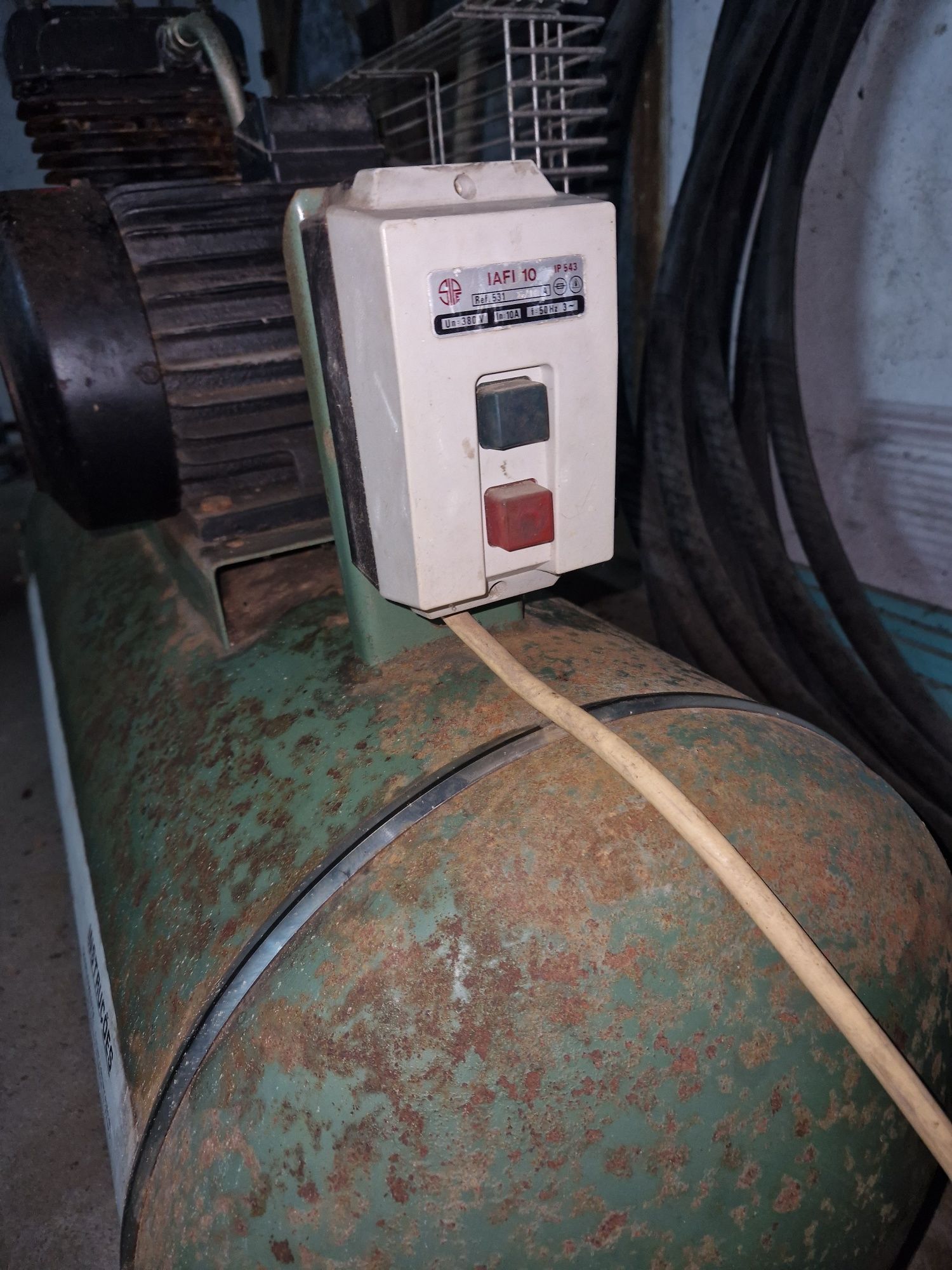 Compressor trifásico