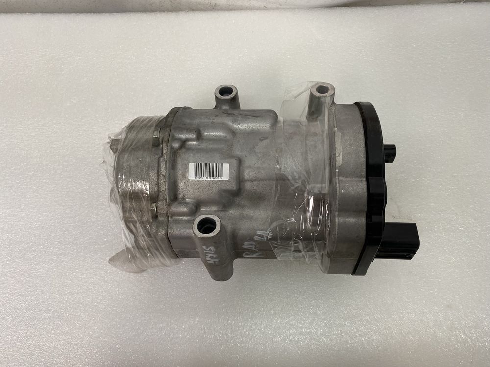 Компрессор кондиціонера 8837042040 Toyota RAV4 Hybrid гибрид