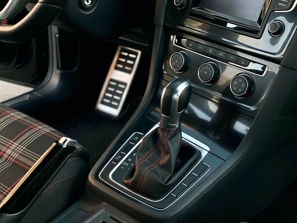 Volkswagen Golf GTI 7