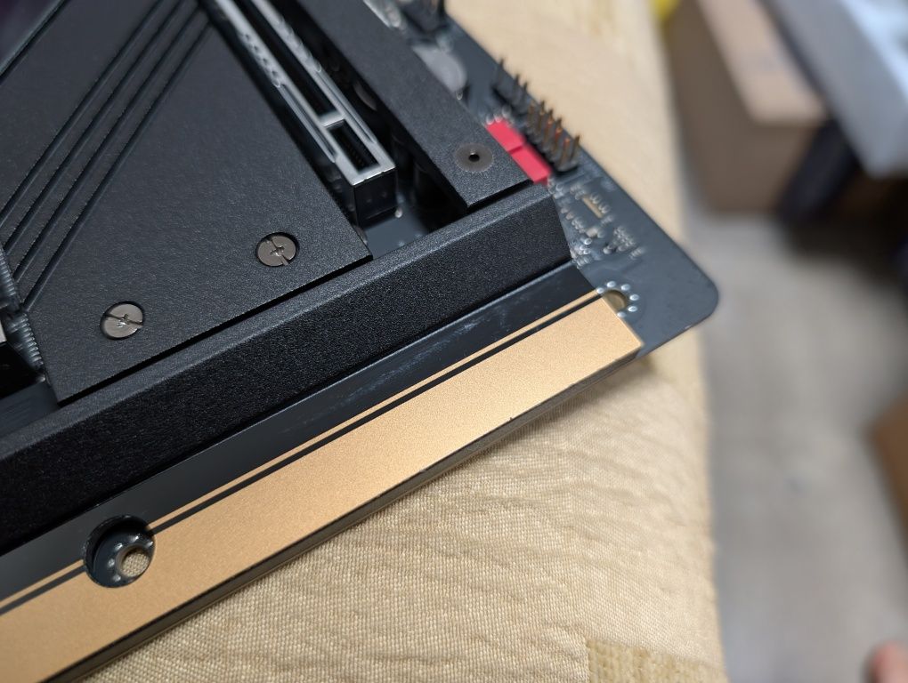 Материнська плата ASRock X670E Taichi ryzen AM5