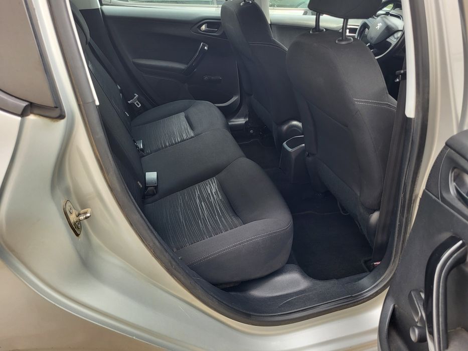 Peugeot 208.  2013r.   1.4 diesel  zadbany.