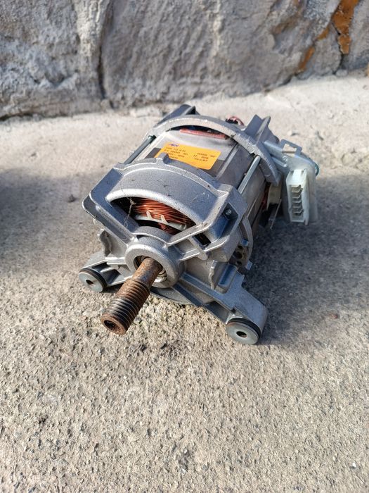 Продам недорого електродвигун до пральної машини Indesit та Gorenje