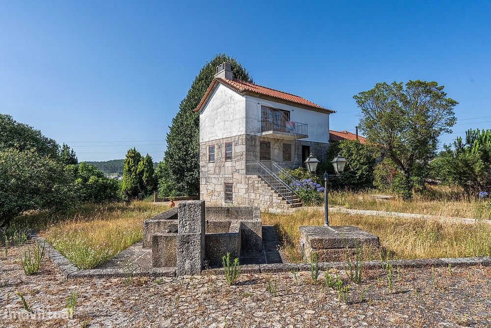 Moradia T4 para venda