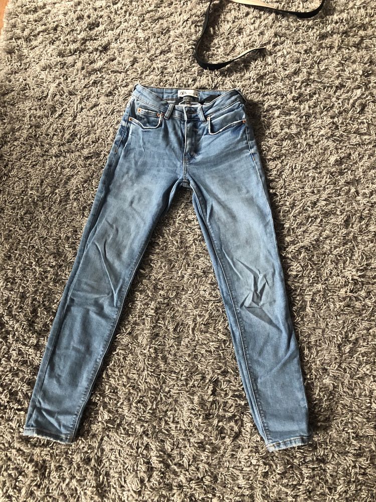 Jeansy spodnie zara 34 xs jasne błękitne