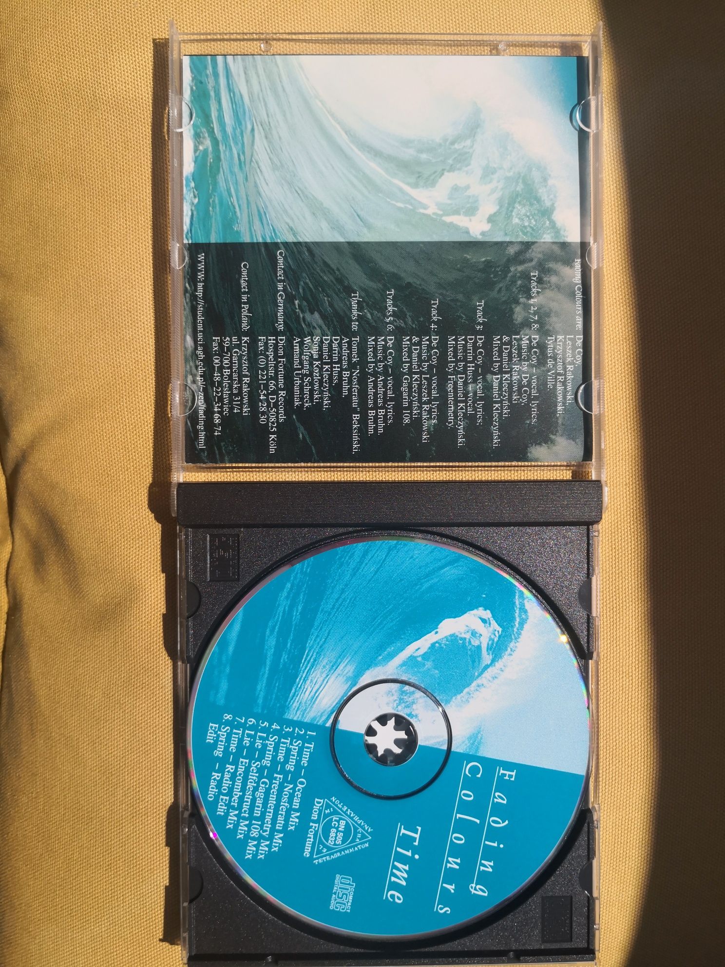 Fading Colours Feat. Broon, Darrin Huss & Gagarin 108 – Time / cd